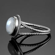 Bague en Argent avec Pierre de Lune "Éternelle Sérénité" | Bijoux Chakra
