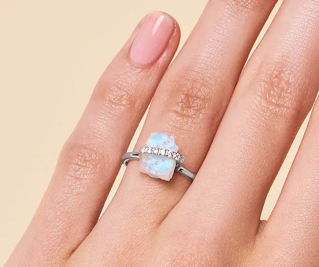 Bague "Sauvage" avec Pierre de Lune Éclatante | Bijoux Chakra