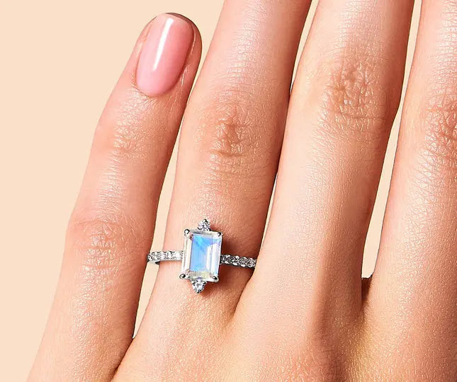 Anneau Éclatant avec Pierre de Lune | Bijoux Chakra