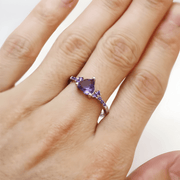 Bague Étoile Pourpre en Argent avec Améthyste Resplendissante | Bijoux Chakra