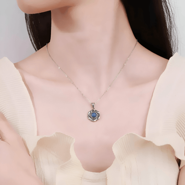 Élégant Collier en Argent avec Pierre de Lune Bleue - Rêve Étoilé | Bijoux Chakra