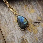 Pendentif en Or avec Pierre de Lune et Labradorite « Tranquillité Azur » | Bijoux Chakra