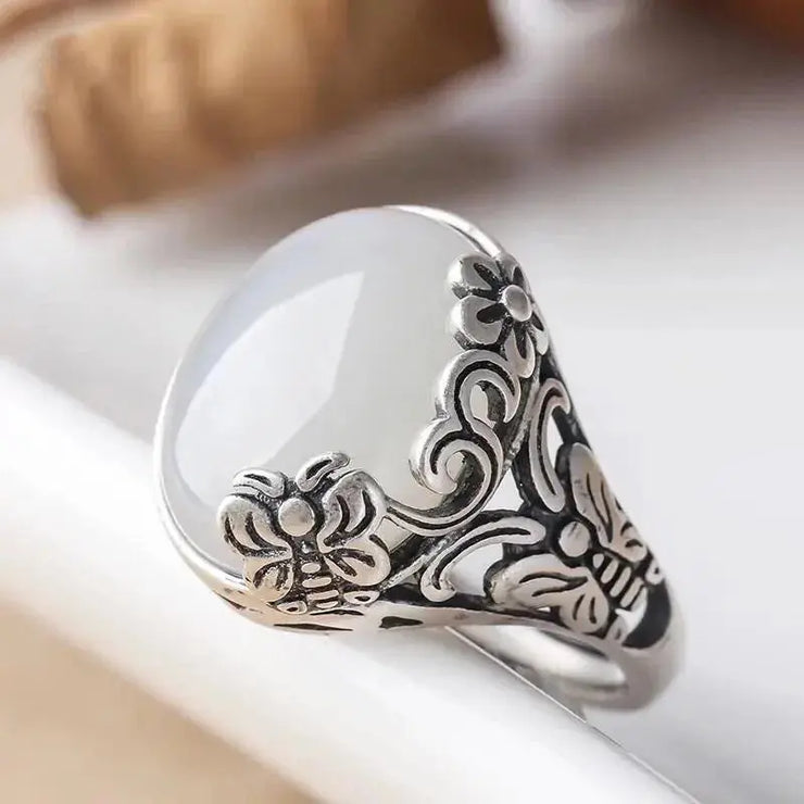 Bague Éblouissante en Pierre de Lune avec Cabochon Ovale "Œil de Chat" | Bijoux Chakra