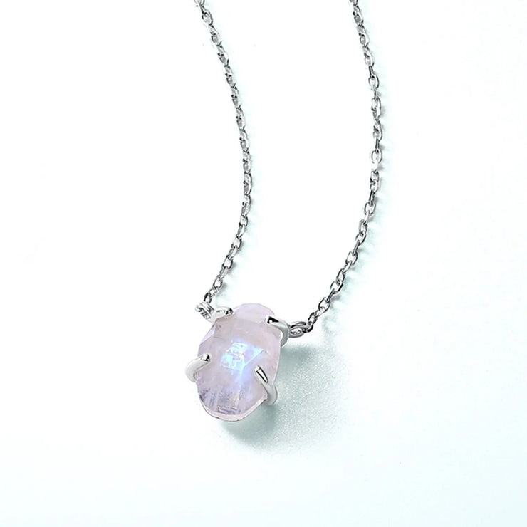 Collier Féminité envoûtante avec Pierre de Lune Sertie | Bijoux Chakra