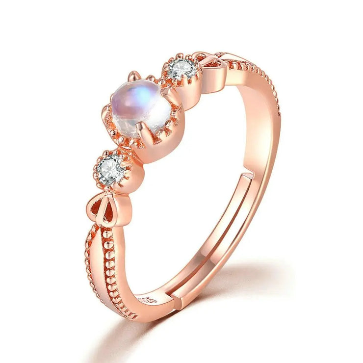 Anneau Enchanté en Pierre de Lune et Or Rose 14k "Douceur Azur" | Bijoux Chakra