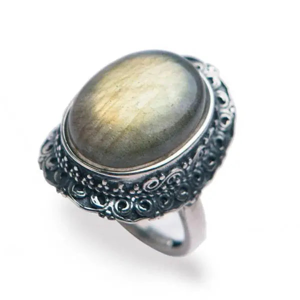 Anneau féminin en argent avec une majestueuse pierre de lune "Limpide" | Bijoux Chakra