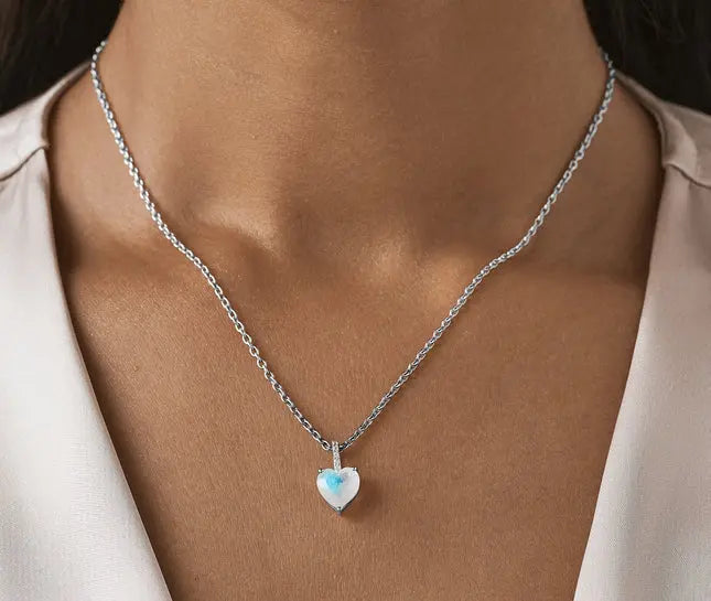 Pendentif Éclatant en Pierre de Lune "Cœur Authentique" | Bijoux Chakra