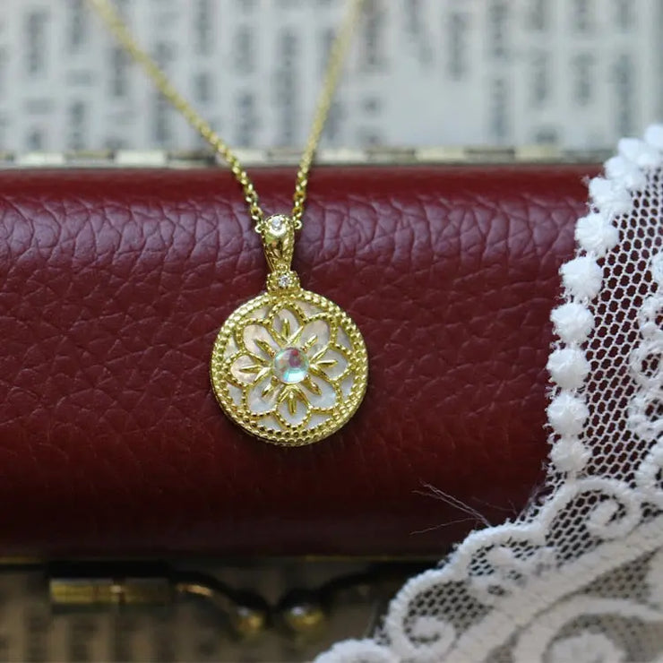 Médaillon Raffiné en Pierre de Lune | Bijoux Chakra
