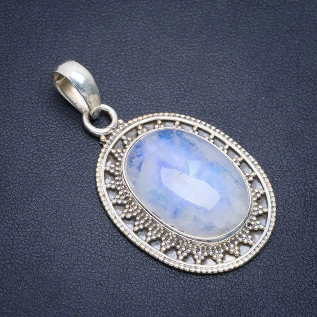 Charme Envoûtant : Pendentif en Argent avec Pierre de Lune "Laksmana" | Bijoux Chakra