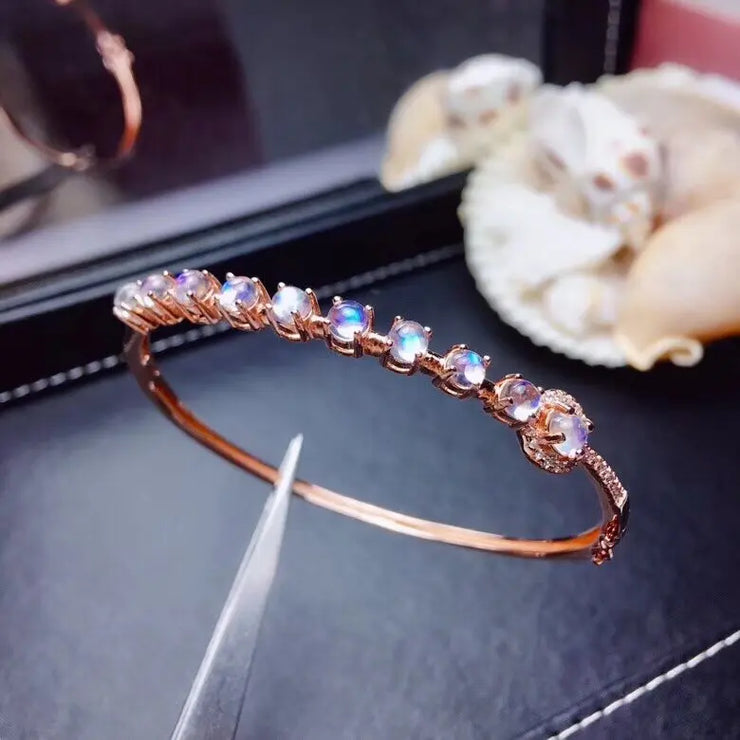 Bracelet Éclat Millénaire en Or Rose avec Pierre de Lune | Bijoux Chakra