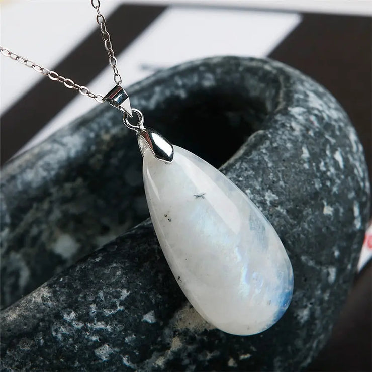 Pendentif Envoûtant en Pierre de Lune "Larme d'Artémis" | Bijoux Chakra